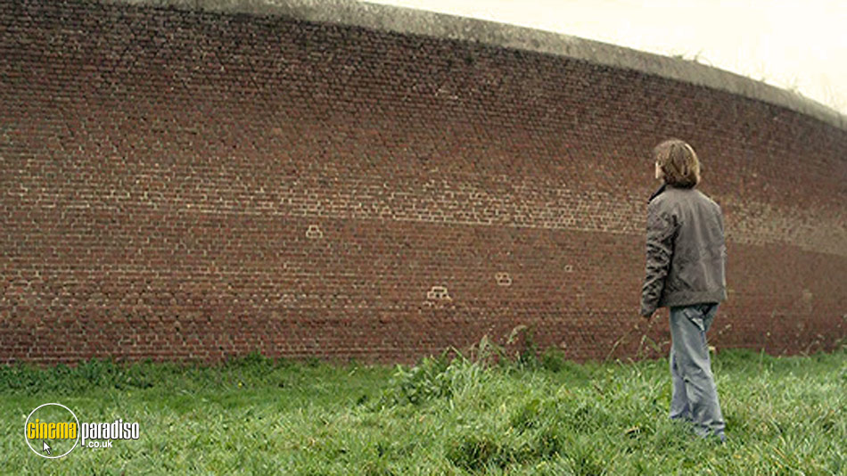 Beyond the Walls (aka Hors Les Murs) online DVD rental