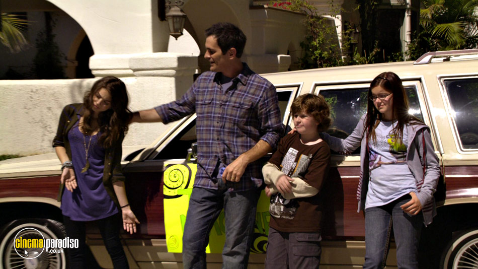 Modern Family: Series 2 online DVD rental