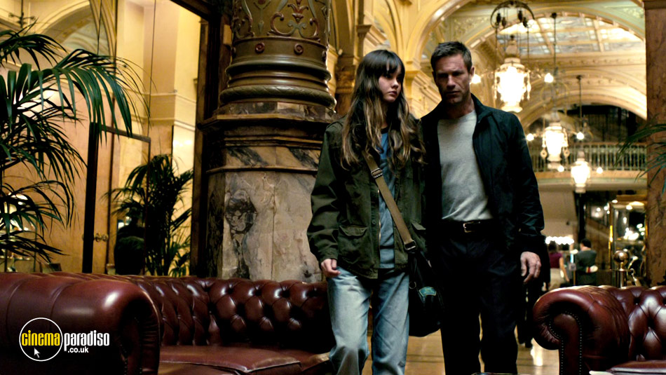 Scene The Expatriate / Cinema Paradiso