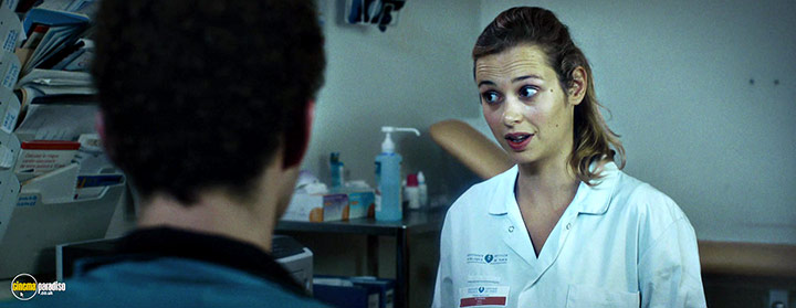 A still #19 from Theo and Hugo (2016) With Elodie Adler