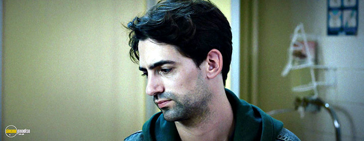 A still #18 from Theo and Hugo (2016) With François Nambot