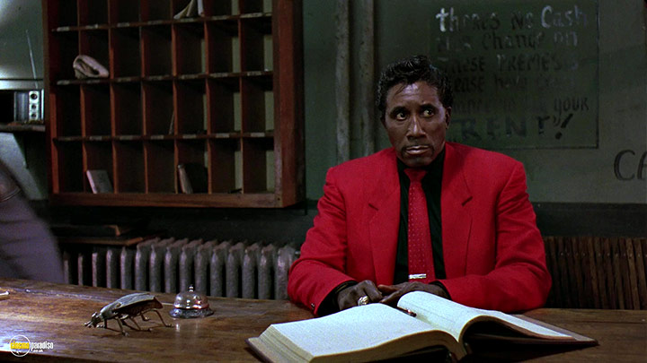 A still #4 from Mystery Train (1989)