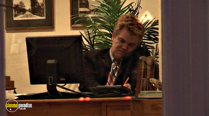 A still #9 from Fonejacker: Series 2 (2008)