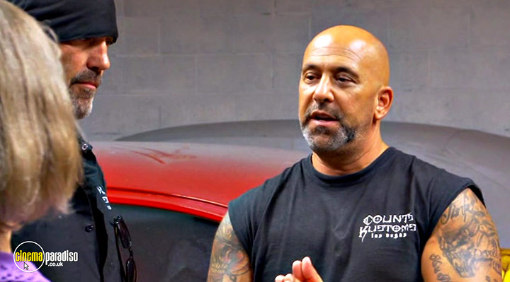 A still #9 from Counting Cars: Series 3 (2014)
