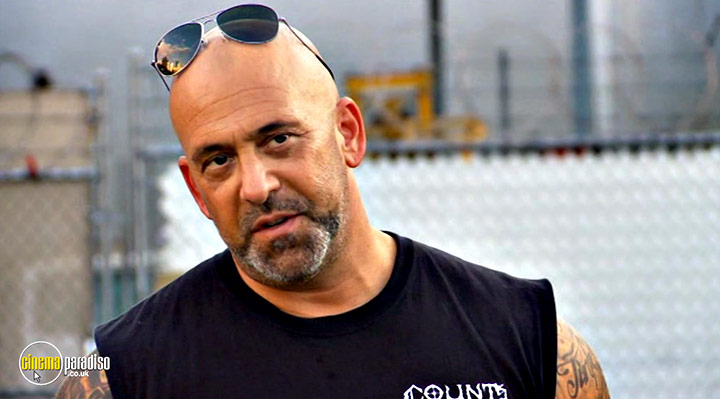 A still #14 from Counting Cars: Series 3 (2014)