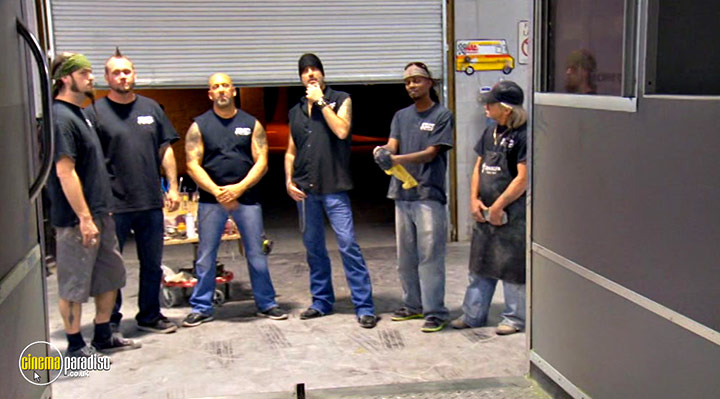 A still #15 from Counting Cars: Series 3 (2014)
