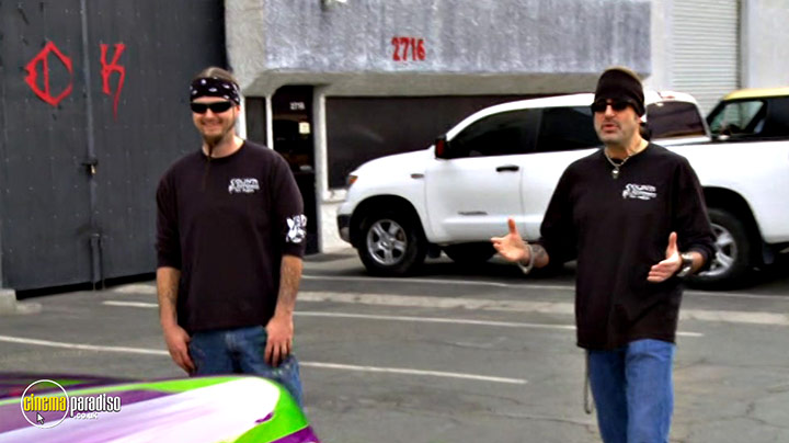 A still #32 from Counting Cars: Series 3 (2014)
