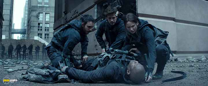 A still #36 from The Hunger Games: Mockingjay: Part 2 (2015)