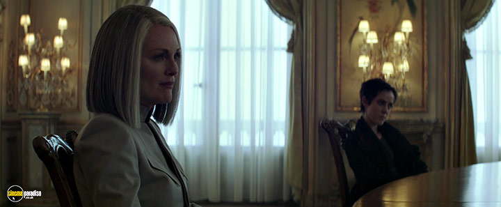 A still #23 from The Hunger Games: Mockingjay: Part 2 (2015)