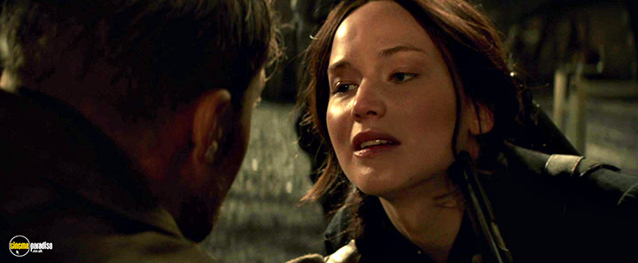 A still #15 from The Hunger Games: Mockingjay: Part 2 (2015)