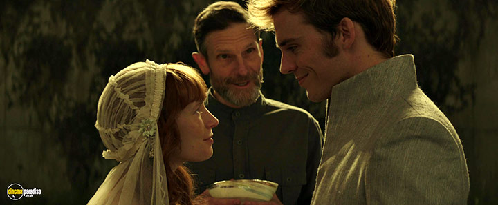 A still #11 from The Hunger Games: Mockingjay: Part 2 (2015)