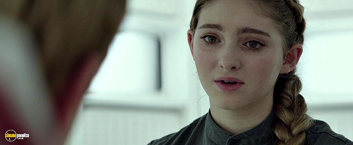 A still #2 from The Hunger Games: Mockingjay: Part 2 (2015)