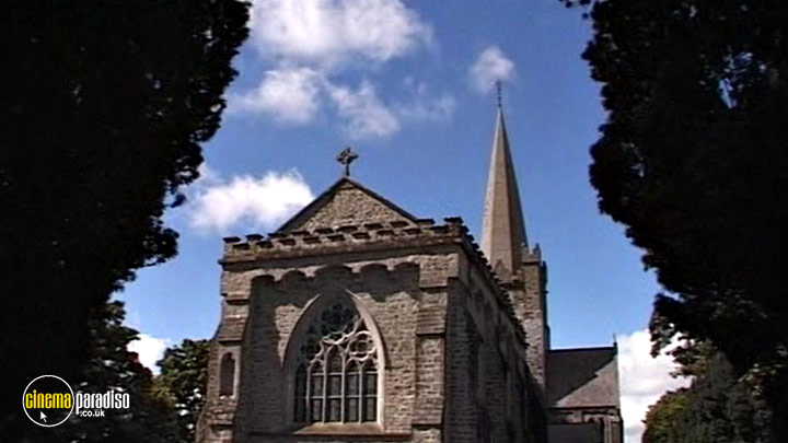 A still #3 from Discover Ireland: Land of Majesty (2000)