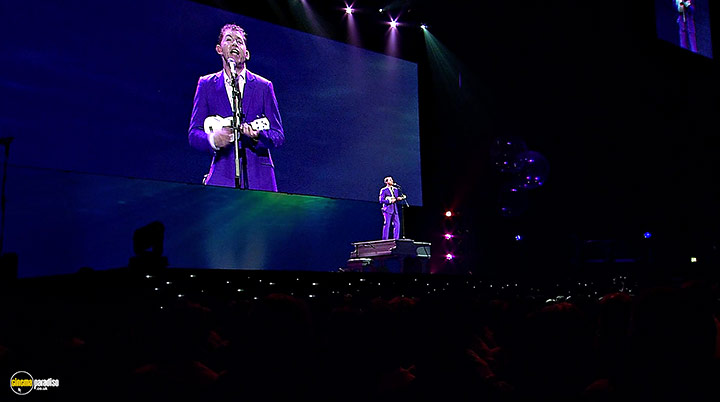 Cinema Paradiso 4K Blu-ray, Blu-ray & DVD Rental service - Watch Lee Evans Big Live At The O2
