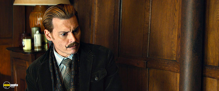 A still #21 from Mortdecai (2015)