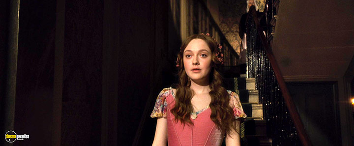 A still #13 from Effie Gray (2014)