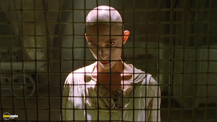 A still #11 from House on Haunted Hill (1999)
