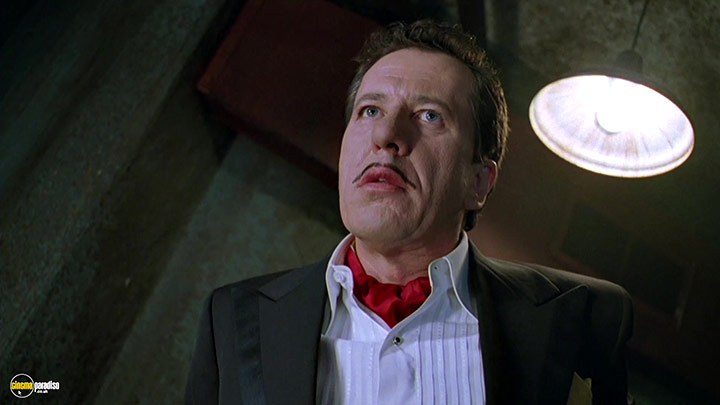 A still #1 from House on Haunted Hill (1999)