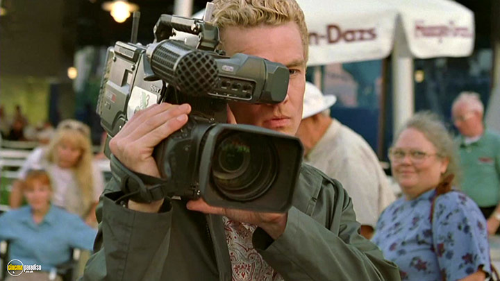A still #26 from House on Haunted Hill (1999)