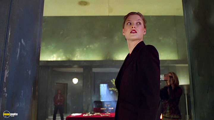 A still #22 from House on Haunted Hill (1999)