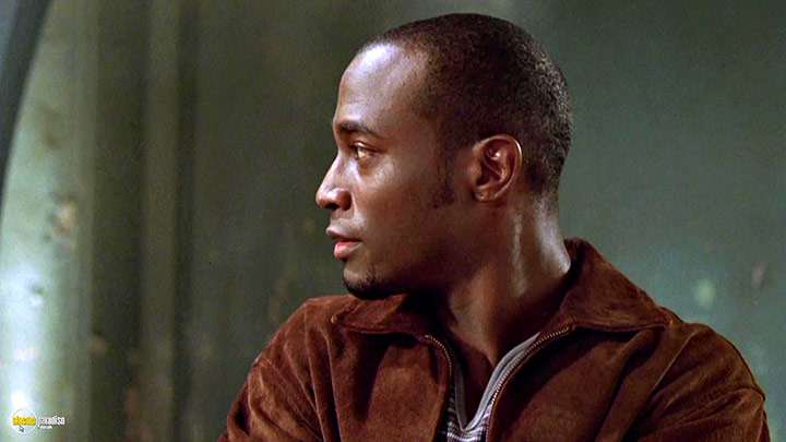 A still #21 from House on Haunted Hill (1999)