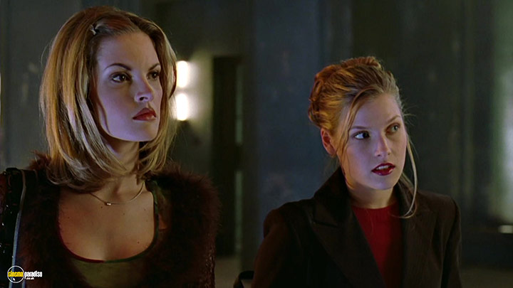 A still #18 from House on Haunted Hill (1999)