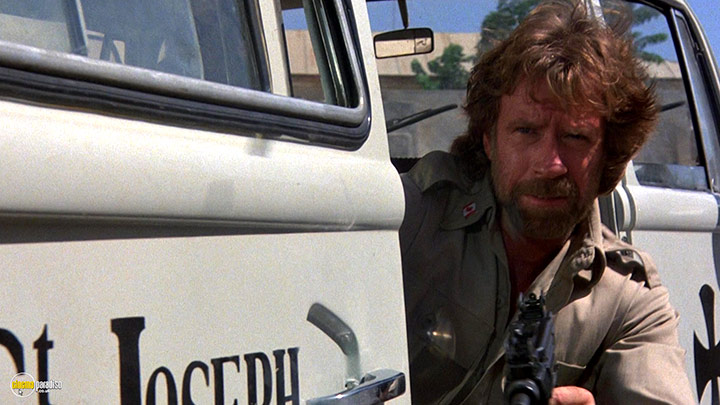 A still #7 from The Delta Force (1986)