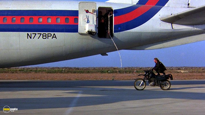 A still #6 from The Delta Force (1986)