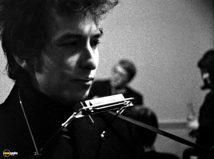 A still #19 from Bob Dylan: Don't Look Back (1967)