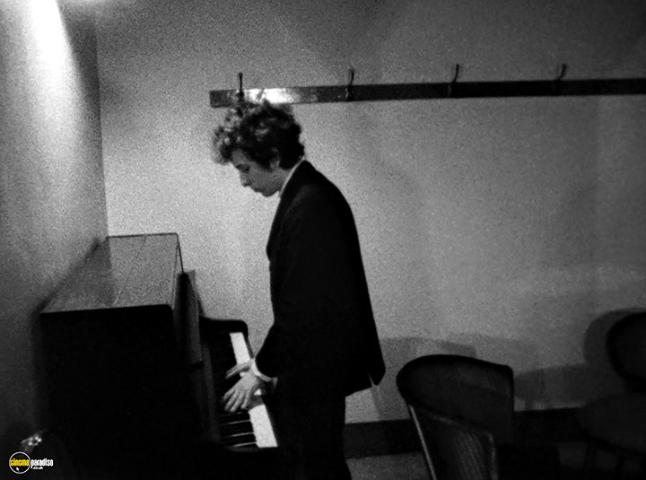 A still #23 from Bob Dylan: Don't Look Back (1967)