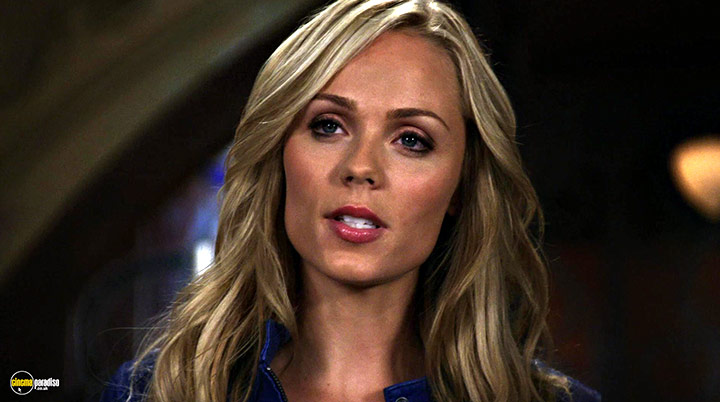A still #21 from Smallville: Series 10 (2010)