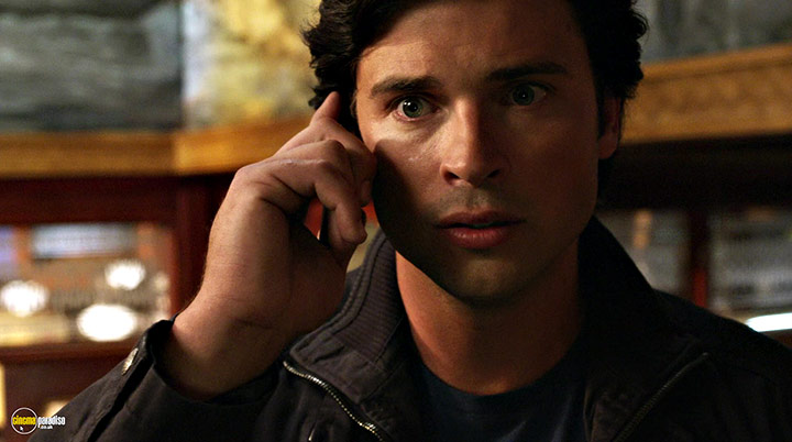 A still #27 from Smallville: Series 10 (2010)