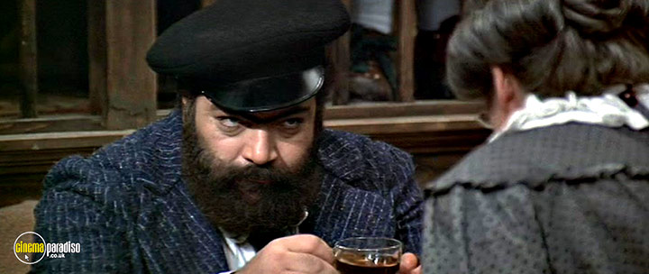 A still #28 from Popeye (1980)
