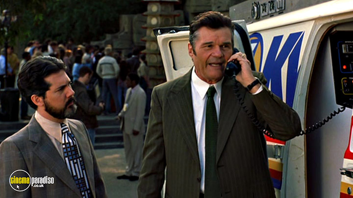 A still #6 from Anchorman Special Edition and Wake Up Ron Burgundy Set (2004)