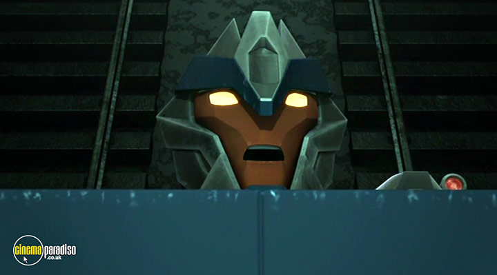 A still #26 from Transformers Prime: Series 1: Part 4 (2011)