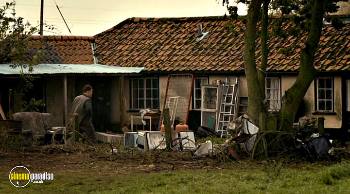 A still #33 from Injustice (2011)