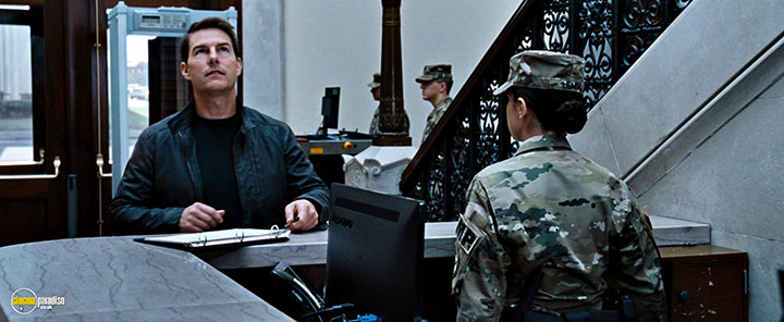 A still #33 from Jack Reacher: Never Go Back (2016)