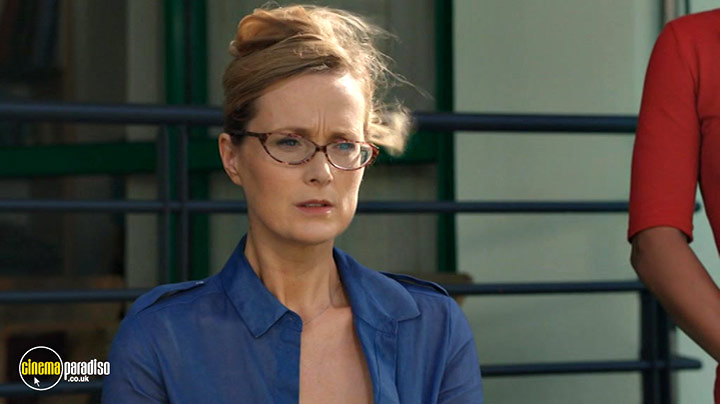 A still #19 from Death in Paradise: Series 6 (2017)