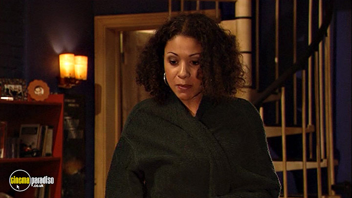 A still #21 from Two Pints of Lager and a Packet of Crisps: Series 1 and 2 (2001)