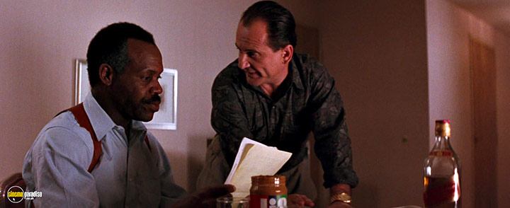 A still #21 from Lethal Weapon 2 (1989)