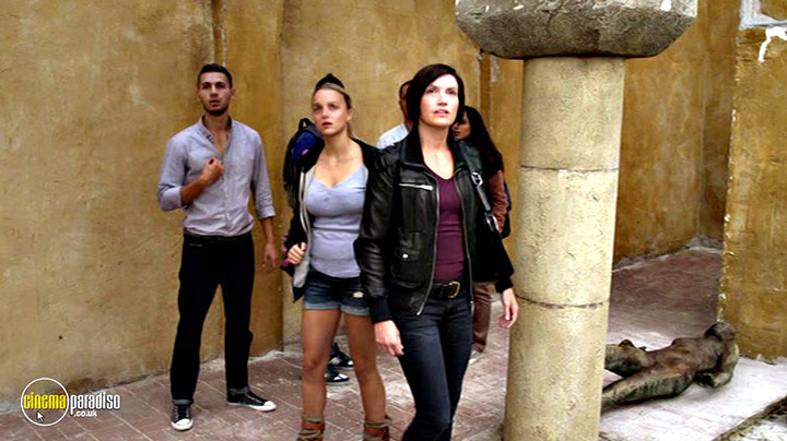 A still #7 from Apocalypse Pompeii (2014)