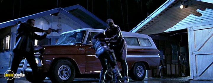 A still #19 from The One (2001)