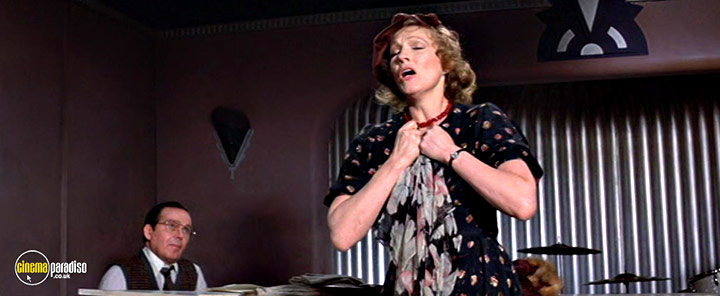 A still #37 from Victor Victoria (1982)