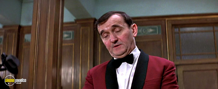A still #33 from Victor Victoria (1982)