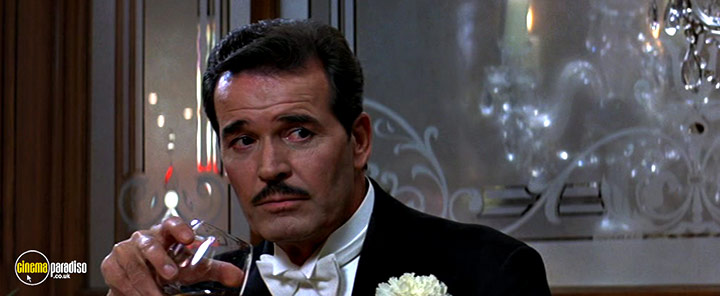 A still #17 from Victor Victoria (1982)