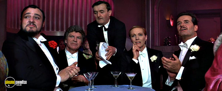 A still #16 from Victor Victoria (1982)