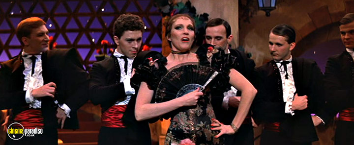 A still #7 from Victor Victoria (1982)