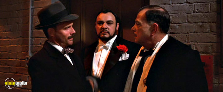A still #4 from Victor Victoria (1982)