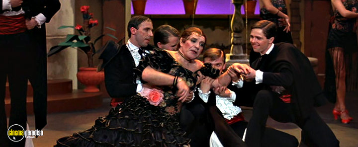A still #3 from Victor Victoria (1982)
