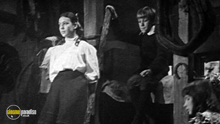 A still #2 from The Railway Children (1968)